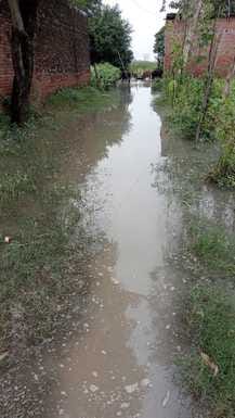 People of the foothills are worried due to the rising water level of Devha and Sharda
