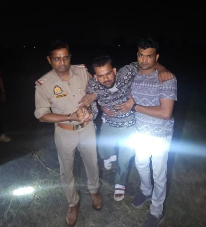 A criminal was shot in the encounter, two arrested