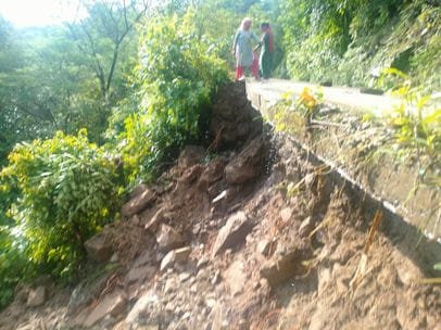 Landslide on Kurati-Dhagaun road, vehicular movement stopped
