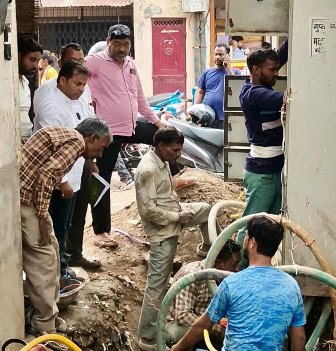 Alambagh had power cut for five and a half hours