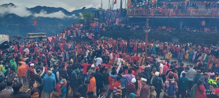 Farewell to Mother Bhagwati after worshipping with Brahmakamal