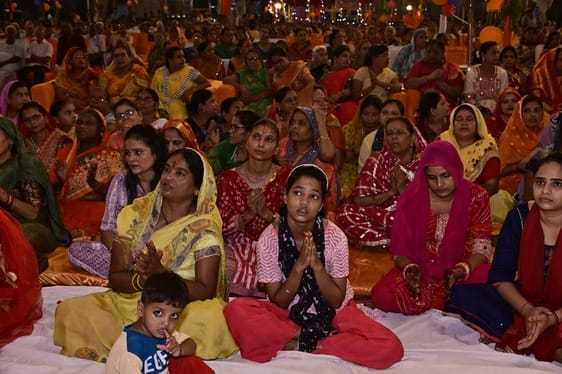 Devotees were moved after listening to the emotional episode of Shri Ram-Bharat meeting