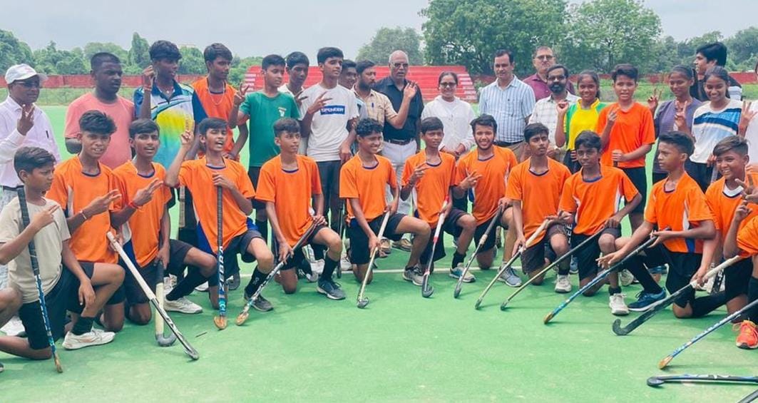 21 players selected in hockey