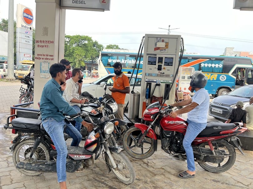 No helmet no fuel campaign again after six months, 72 people died in 7 months for not wearing helmet
