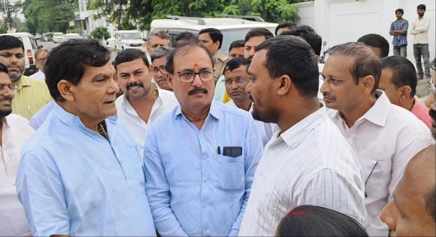 Diarrhea minister is scaring people in Jankipuram, officers said the situation is under control