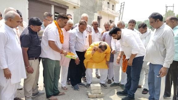 More than six dilapidated roads of the city were renovated, the MLA inaugurated it by breaking a coconut
