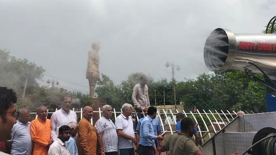 The Municipal Corporation will remove the dust accumulated in the city with anti-smog gun vehicles worth Rs. 42 lakhs