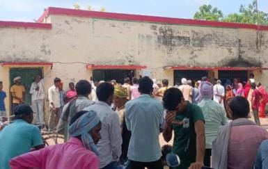 People queued up for hours for urea and returned empty handed