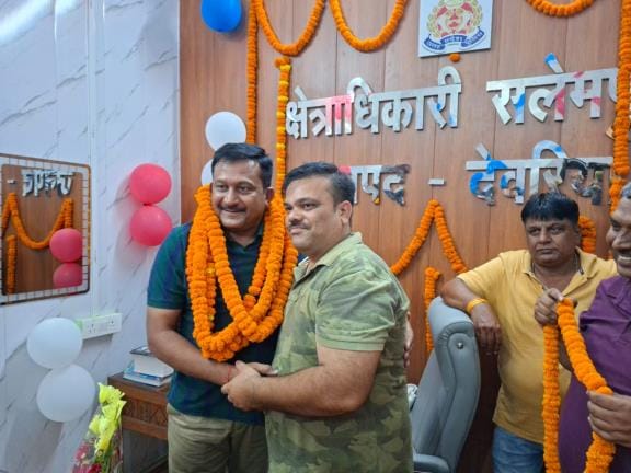 Salempur CO took voluntary retirement, given farewell