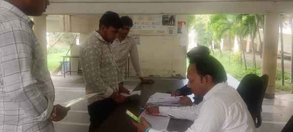 13 students took admission on the last day, 90 seats remained vacant