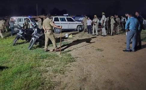 Gorakhpur News: Chowkidar sent to jail, clerk and his grandson in custody