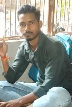 Friends left him after he drowned in the river while bathing, body was found floating on the third day