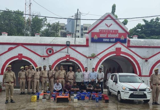 Six members of the e-rickshaw battery theft gang arrested