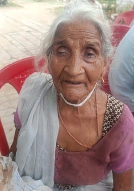 When the old lady asked for bread, her daughter-in-law and granddaughters held her hostage and beat her