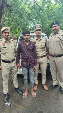Four accused arrested with illegal weapons