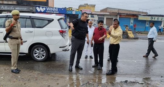 The District Magistrate inspected the drainage system