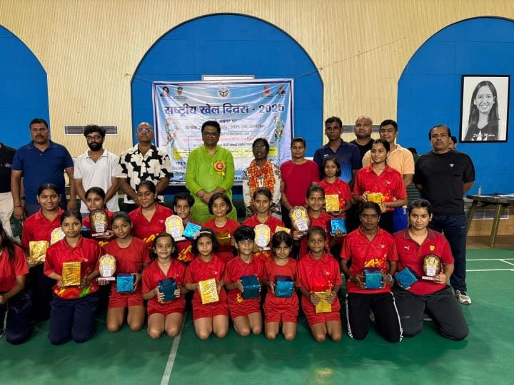 Ayush won in the boys category and Shivani won in the girls category in badminton