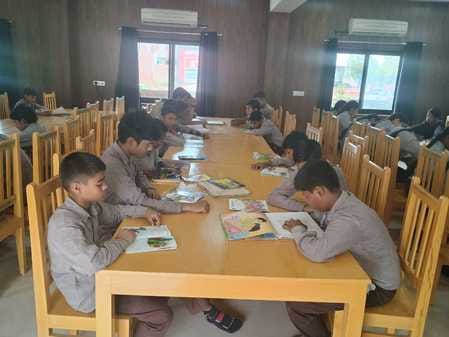 Due to the efforts of Principal Dushyant Kumar, a modern library was built in the school, the dream came true