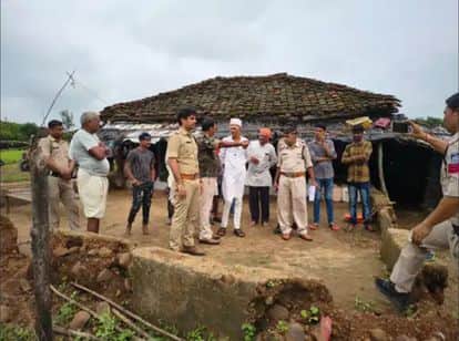 घटना स्थल पर पहुंची पुलिस टीम।