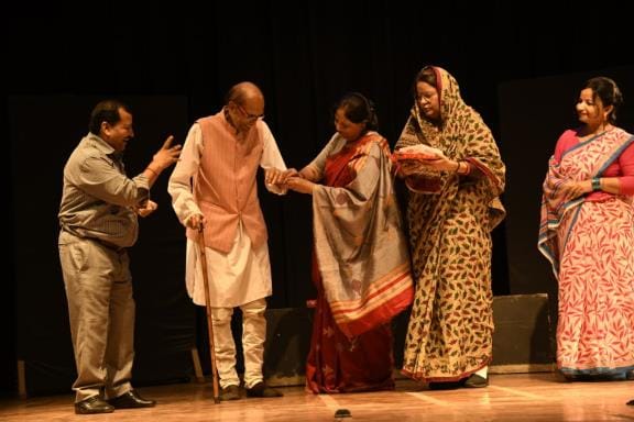 Artists showed the pain of the elderly in the drama Kalachakra