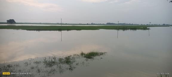 4 lakh cusecs of water released from Sharda and Girijapuri barrage, administration alert