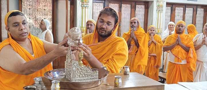 Abhishekam and Shantidhara of Jinendra Prabhu