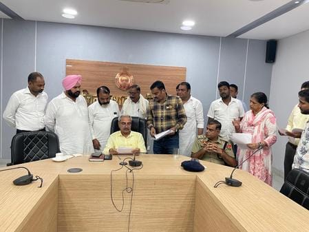 Former councillor angry over removal of signboard reached Samadhan camp