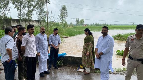 The MLA visited the village affected by rain water