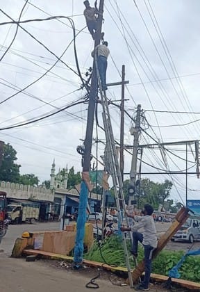 Life is disrupted due to rain, city supply is disrupted