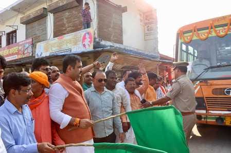 Sadar MLA inaugurated the Pachpokhari-Gorakhpur bus service