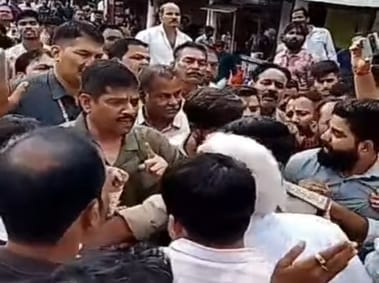 सीहोर में आमने-समान हुए भाजपा कांग्रेस कार्यकर्ता।