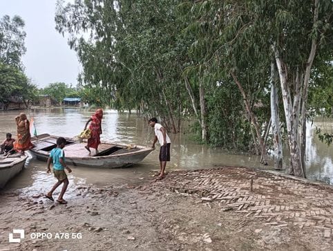 Ganga's water level decreased by 10 cm in 24 hours, yet the danger has not reduced