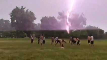 Due to heavy rain, lightning struck two places and the balcony of the house was damaged