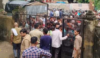 After a scuffle, the police distributed urea