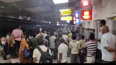 Eunuchs got angry due to stopping of extortion at the station