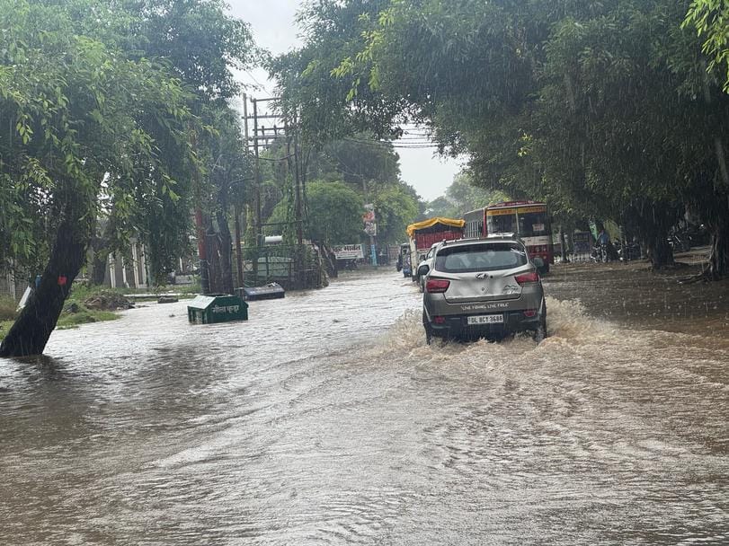 Rain: Water from road to houses, electricity also gone