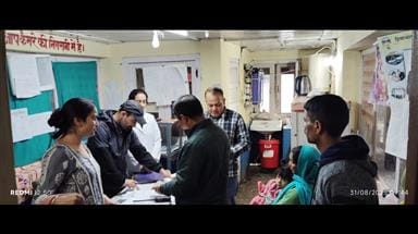 MLA Dr. Janak Raj is busy in disaster relief work, he himself is treating the injured devotees