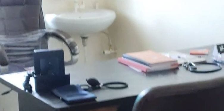 Farrukhabad Villager dies of fever family alleges negligence in treatment ruckus at clinic
