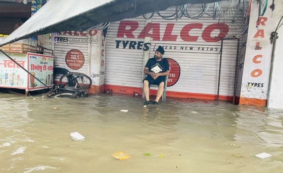 Many houses collapsed due to torrential rain, woman died and five injured