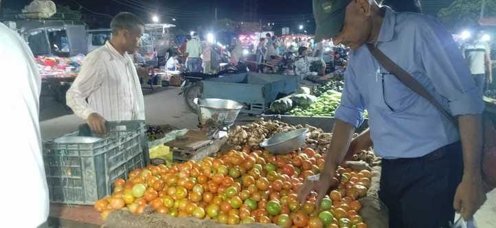 Vegetables are getting spoiled due to rain, prices are increasing