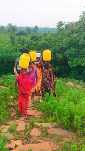 Drinking water crisis in Lahuriyadah and Bhainsod Balay Pahad village since last five days