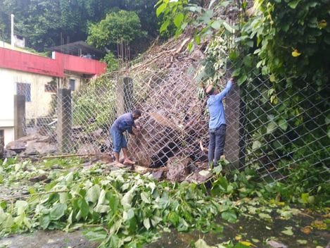 A family of five was saved due to the alertness of Mouli and Kittu