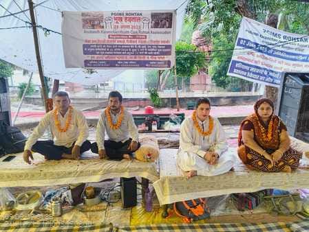 Contract employees demanded salary for the strike period