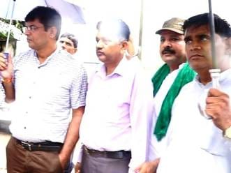 Thousands of hectares of land in Khadar got submerged in Ganga