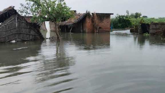 Sharda river water level 47 cm above the danger mark in lakhimpur kheri