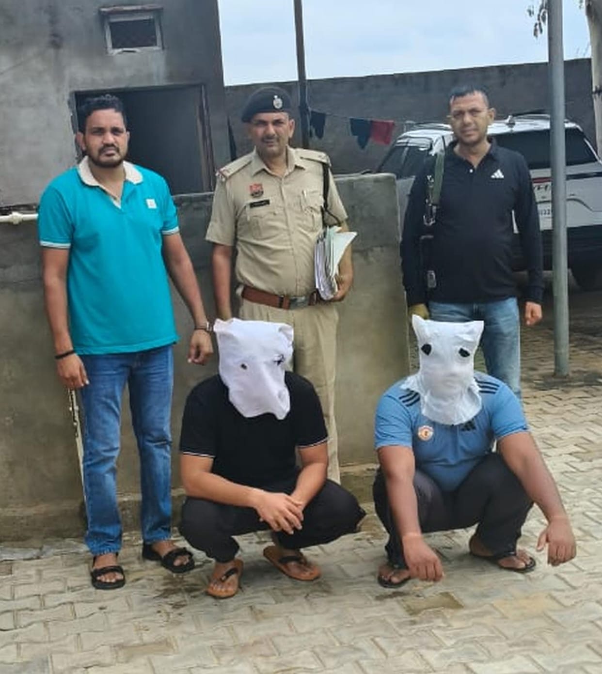 Two accused arrested for kidnapping and assaulting a hotel operator for not paying monthly