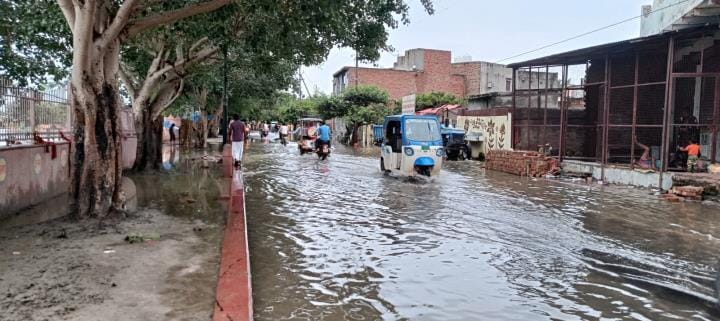 Yamuna water filled in colonies again