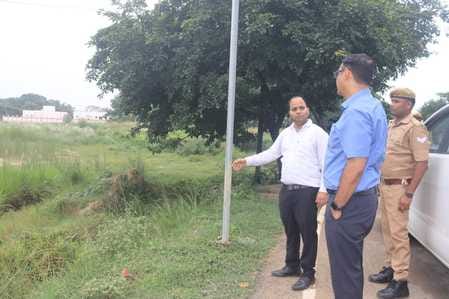 DM inspected the land for Kendriya Vidyalaya
