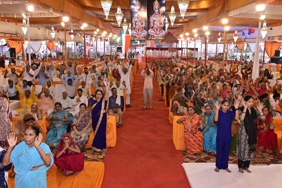 The story of Hanuman ji's devotion and valour mesmerized everyone