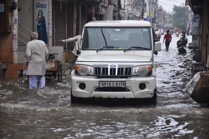 Heavy rains in the district, mercury drops